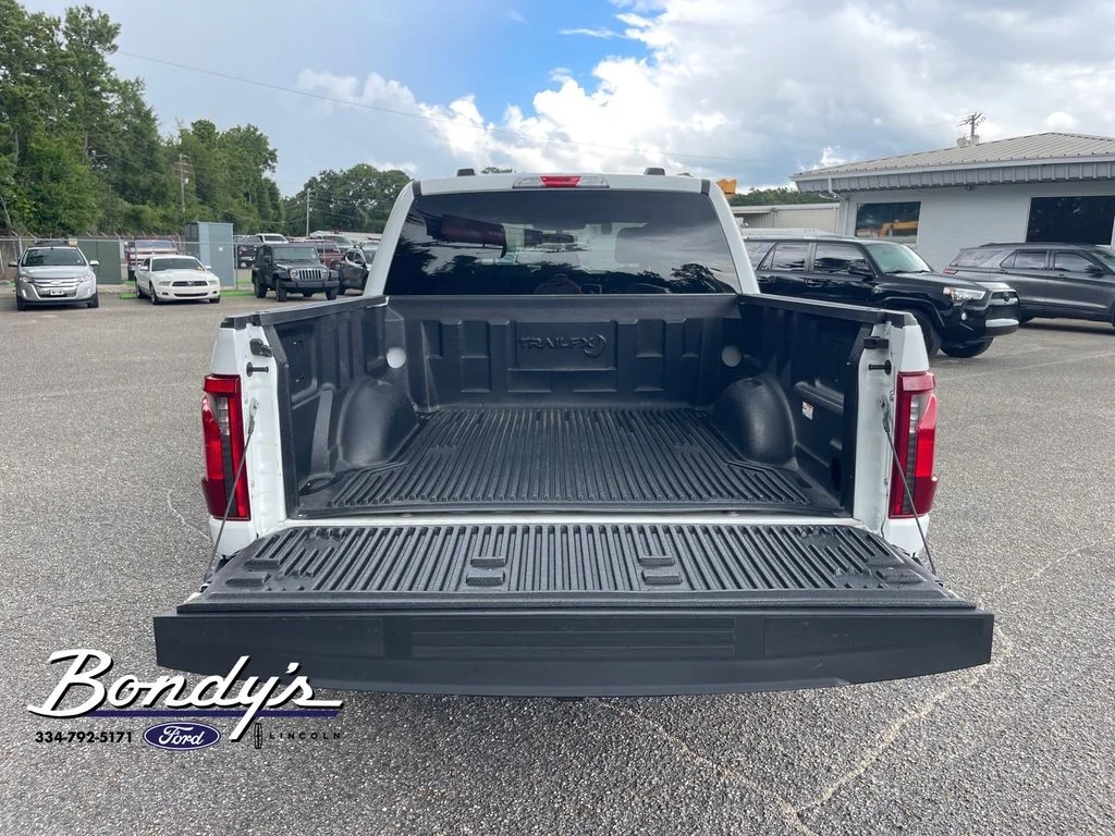 Used 2025 Oxford White Ford XLT image 14