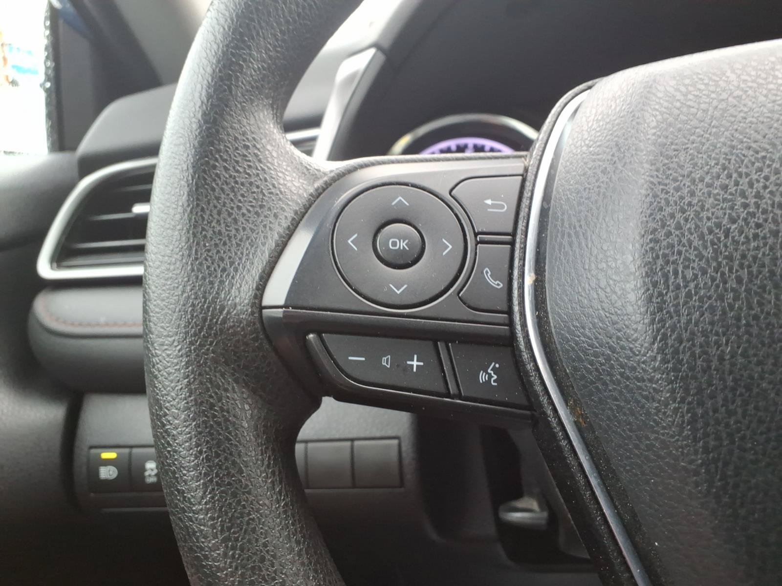 2020 Toyota Camry LE - Photo 31