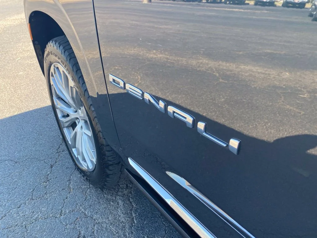 Used 2022 Hunter Metallic GMC Denali image 47
