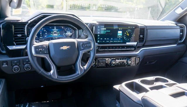 Used 2025 Black Chevrolet LT image 12