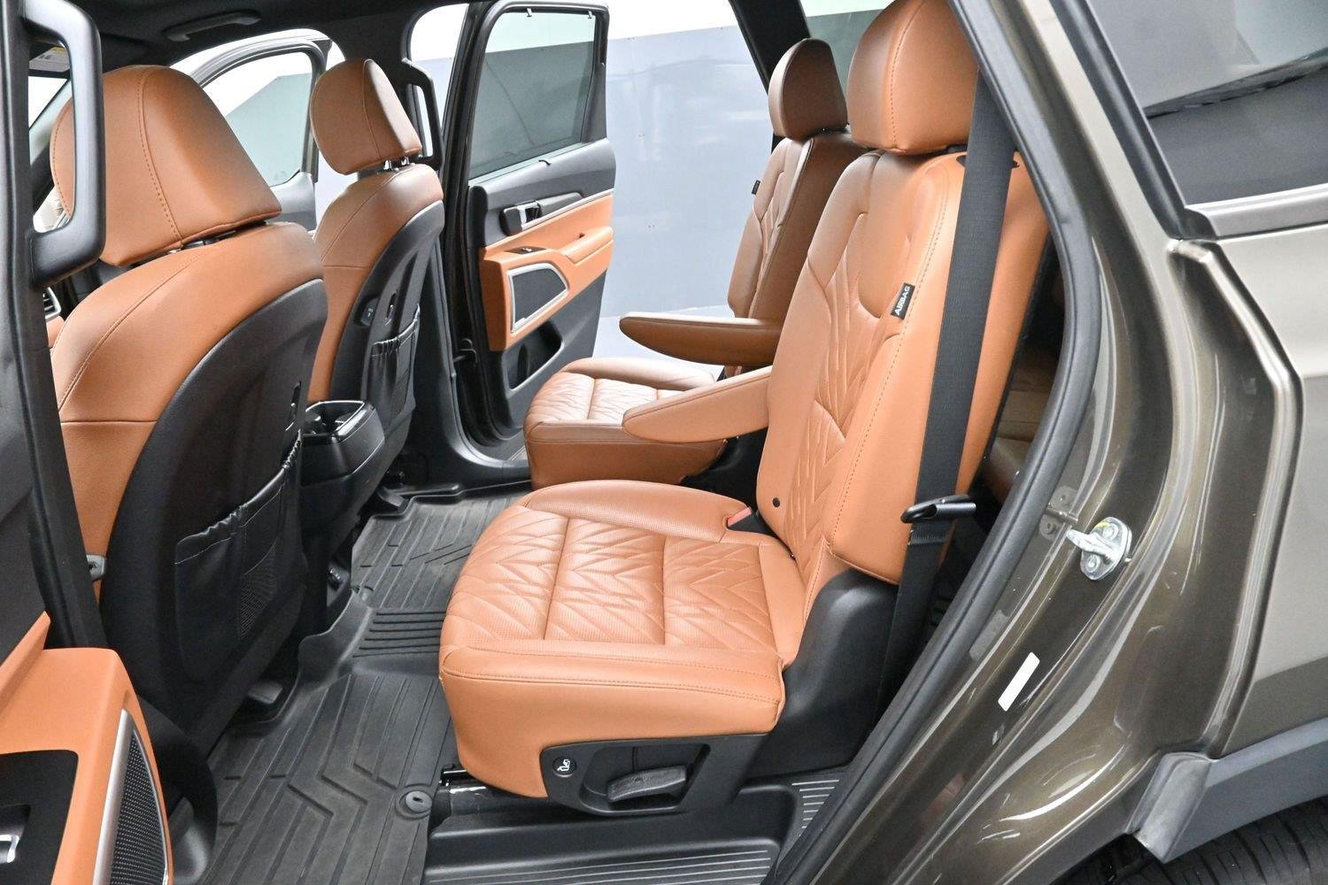Used 2024 Dark Moss Kia EX X-Line image 35