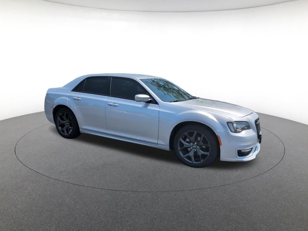 Certified Used 2022 Silver Mist Clearcoat Chrysler Touring image 4