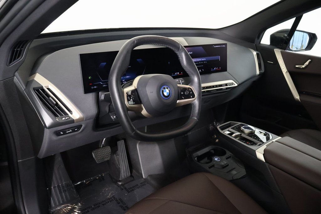 Certified Used 2024 Black Sapphire Metallic BMW xDrive50 image 7