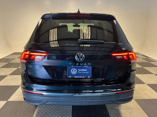 Certified Used 2022 Black Volkswagen 2.0T SE image 4