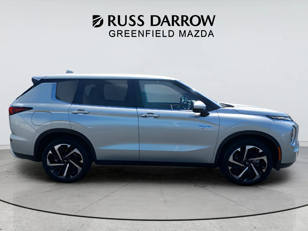 Used 2024  Mitsubishi SE image 6