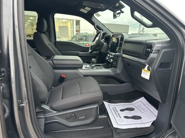 New 2026 Carbonized Gray Metallic Ford XLT image 7