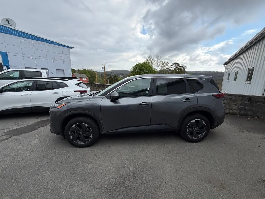 Used 2024 Nissan Rogue SV with VIN 5N1BT3BB4RC698474 for sale in Forest City, PA