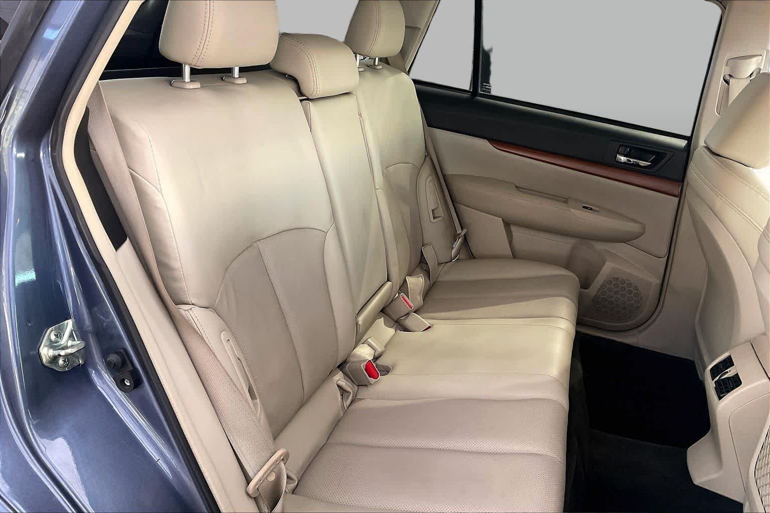 Used 2014 Twilight Blue Metallic Subaru 2.5i Limited image 20