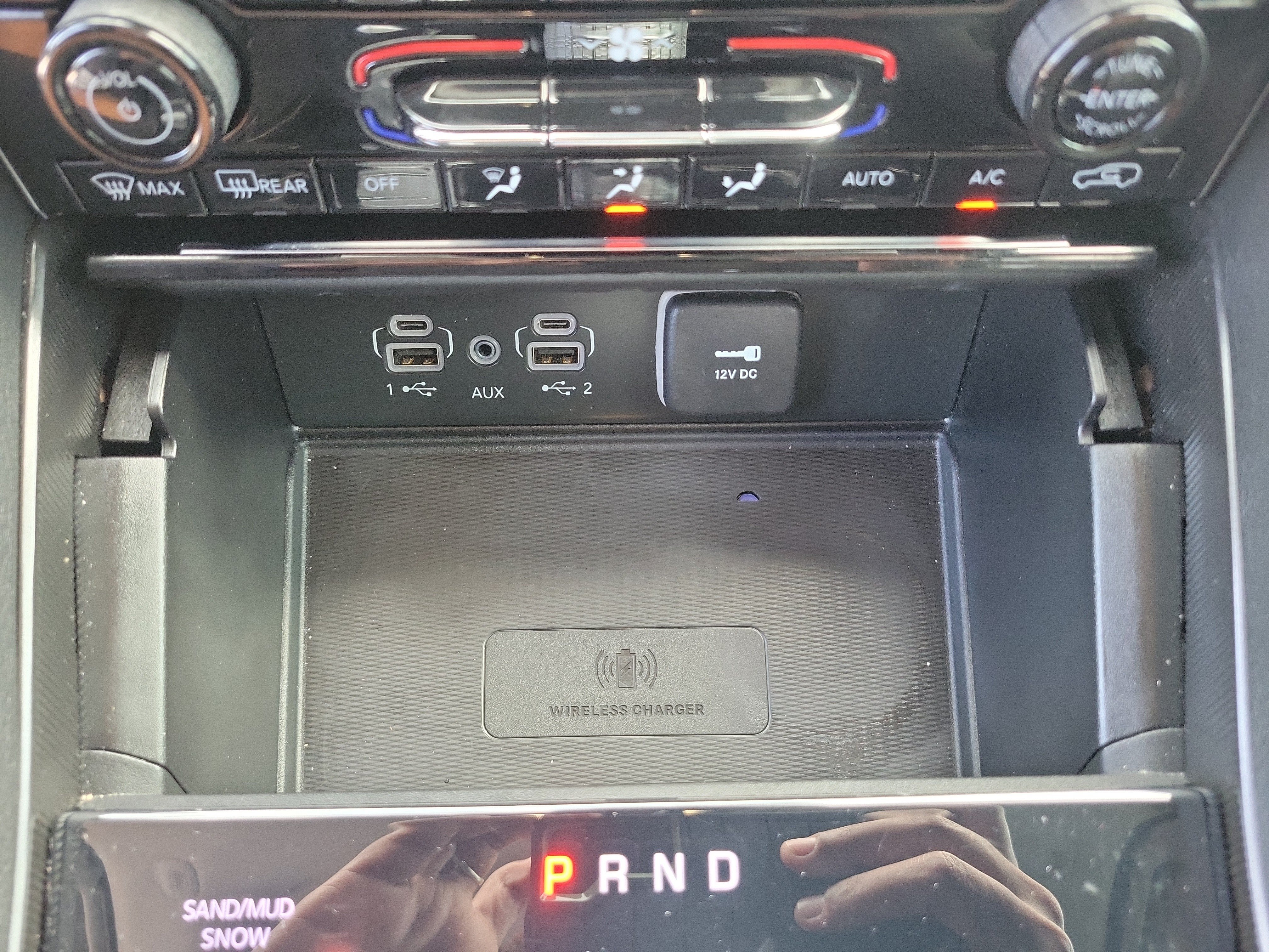 Used 2024 Diamond Black Crystal Pearlcoat Jeep Limited image 28