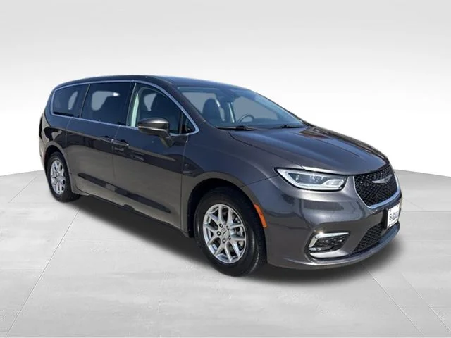 Used 2023 Gray Chrysler Touring L image 25
