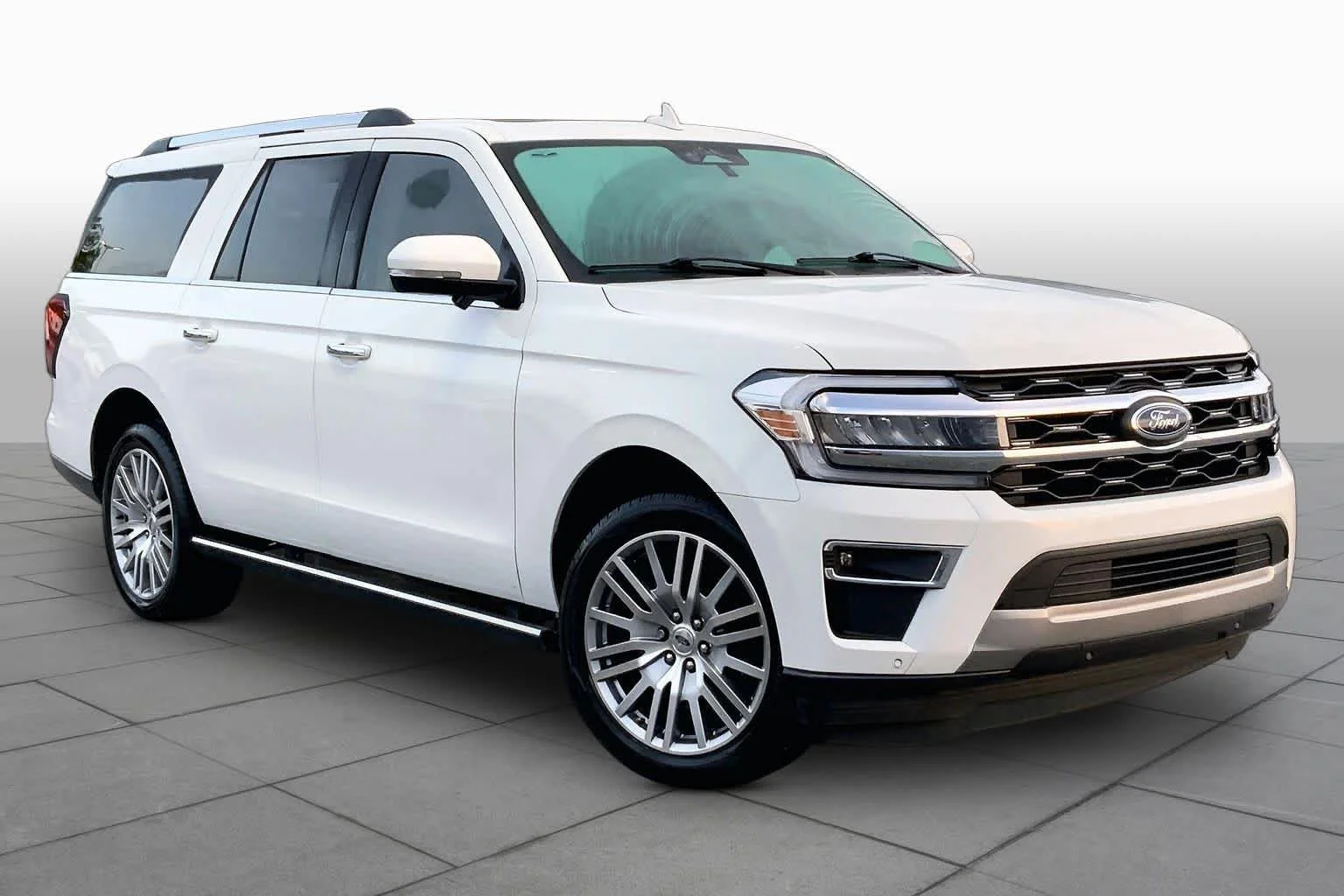 Used 2023 Star White Metallic Tri-Coat Ford Limited image 3