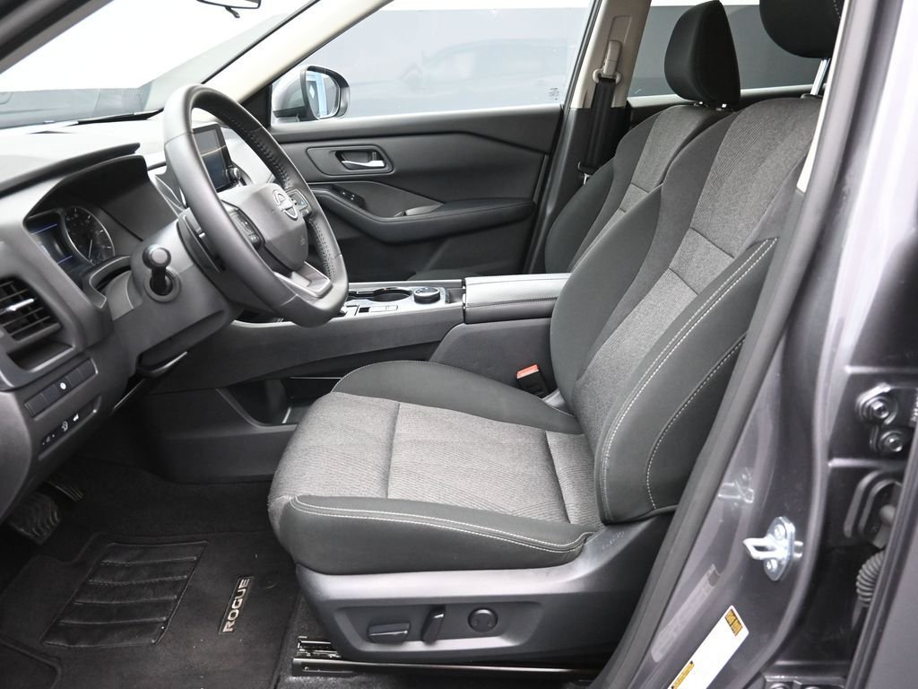 Used 2025 Gray Nissan SV image 21