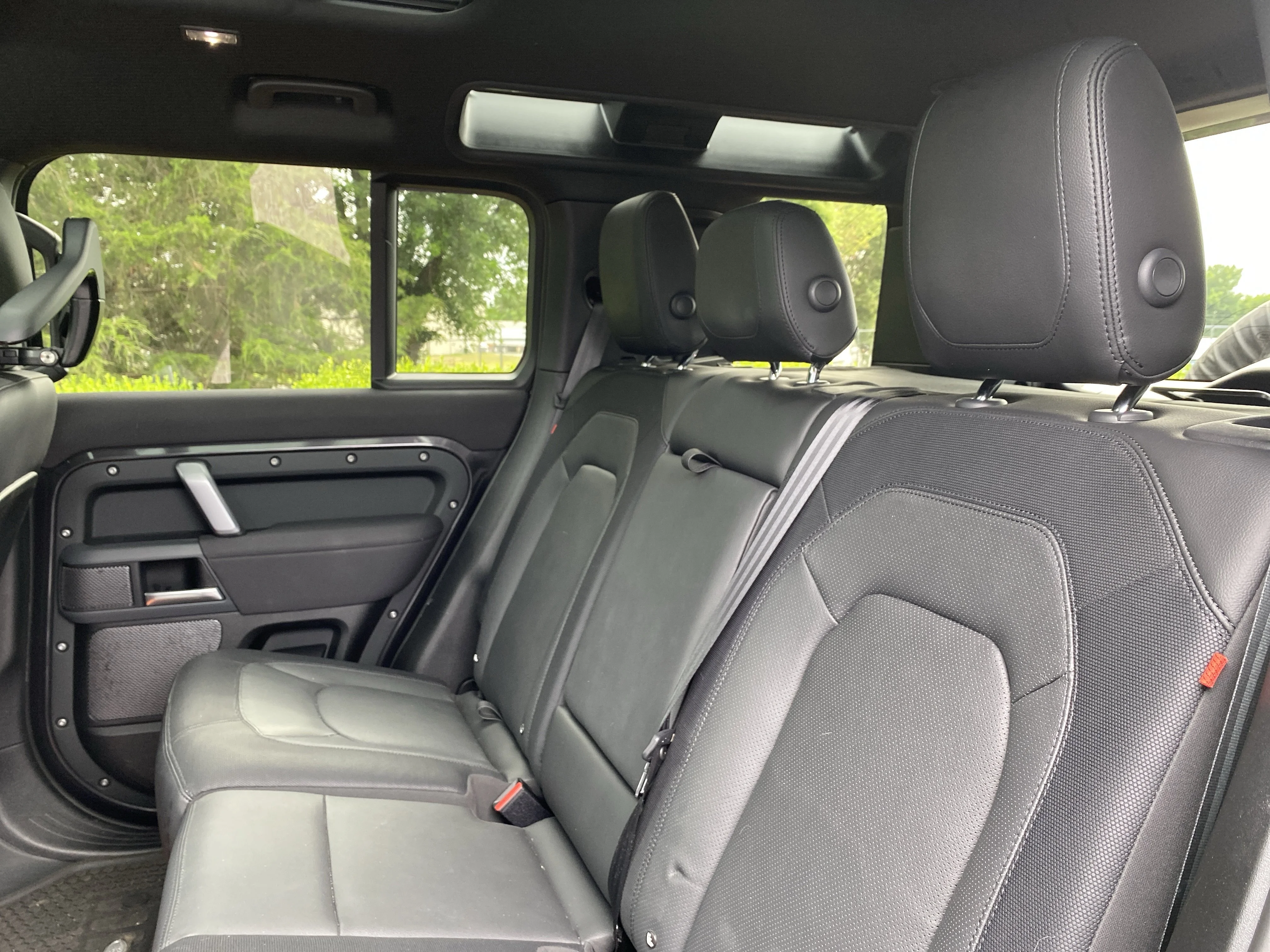 Used 2023 Black Land Rover X-Dynamic SE image 14