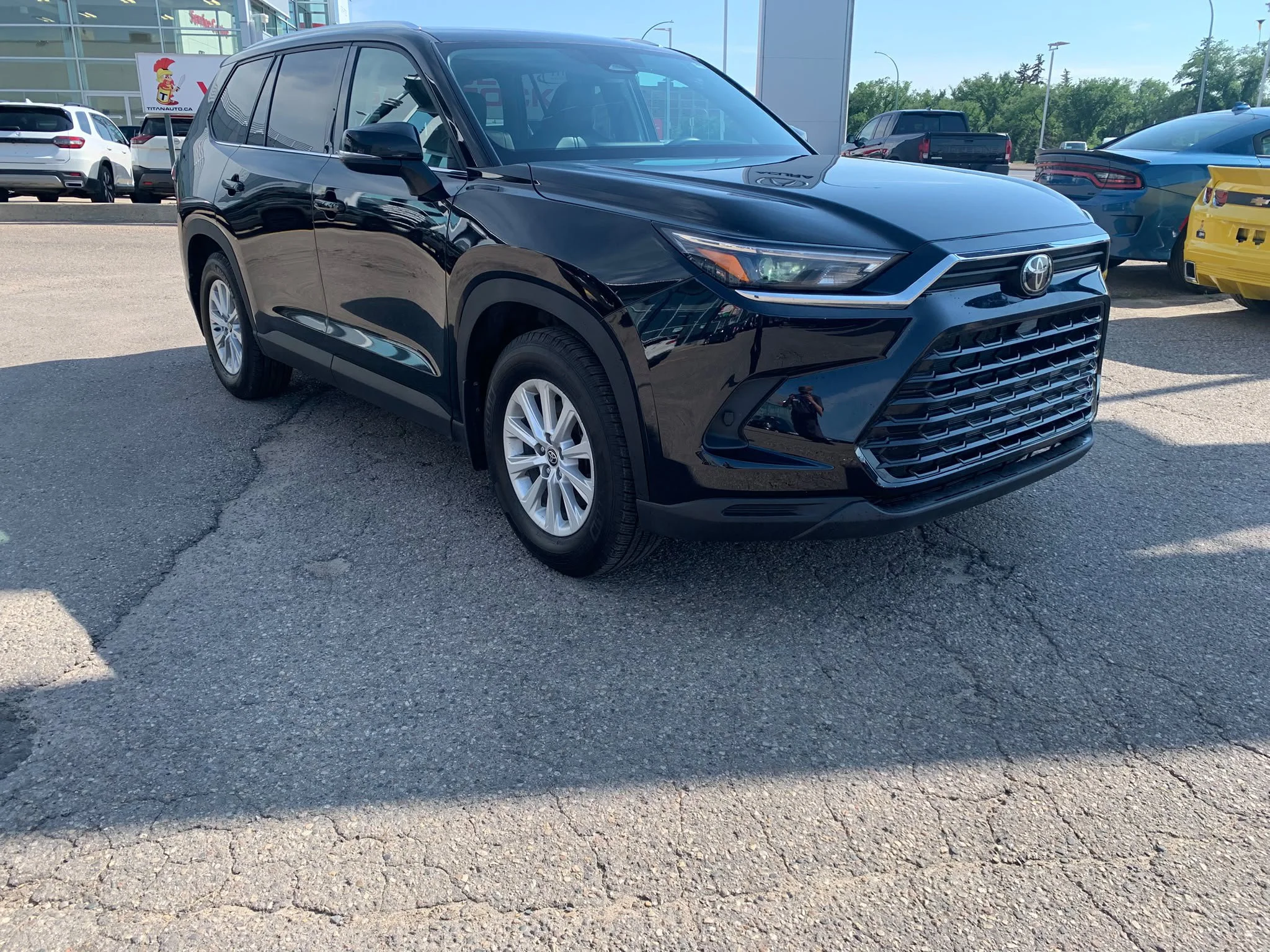 Certified Used 2024 Midnight Black Metallic Toyota XLE AWD*8 Pass | Adaptive Cruise | Htd Leather | Htd Wheel | Lane Keep Assist | Blind Spot Detection image 4