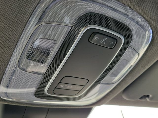 Certified Used 2025 Black Hyundai SE image 30