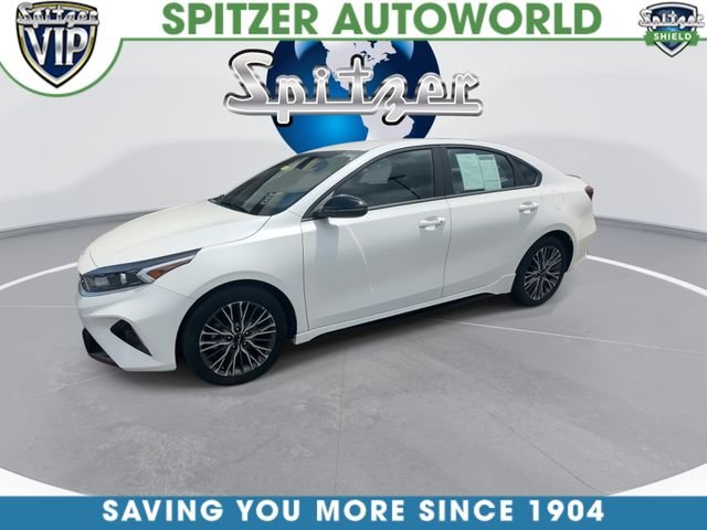 Used 2023 White Kia GT-Line image 4