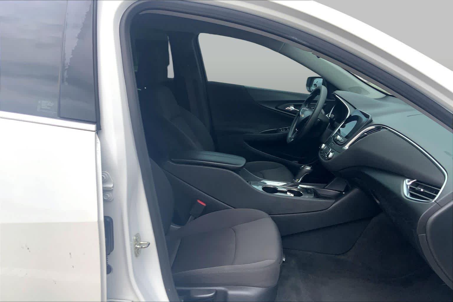 Used 2020 Summit White Chevrolet LT image 9
