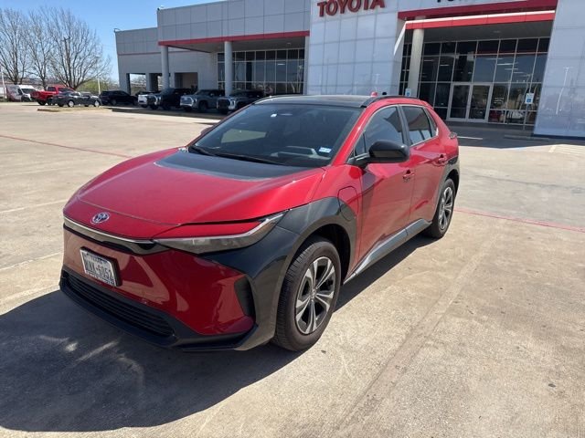 Used 2025 Toyota bZ4X XLE with VIN JTMAAAAA4SA066756 for sale in Sarasota, FL