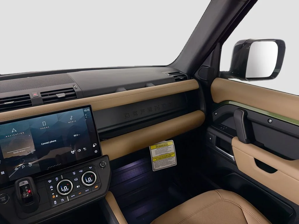 New 2026 Woolstone Green Land Rover X-Dynamic SE image 25