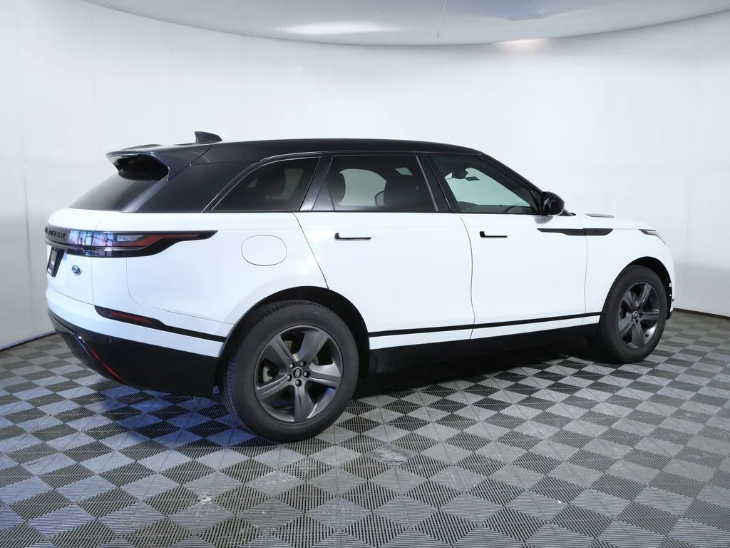 Used 2022  Land Rover P250 R-Dynamic S image 8