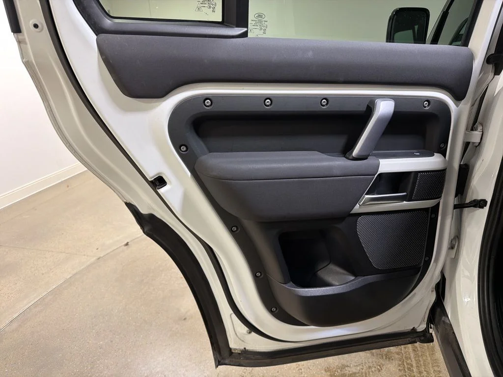 2022 Land Rover Defender X-Dynamic SE - Photo 20