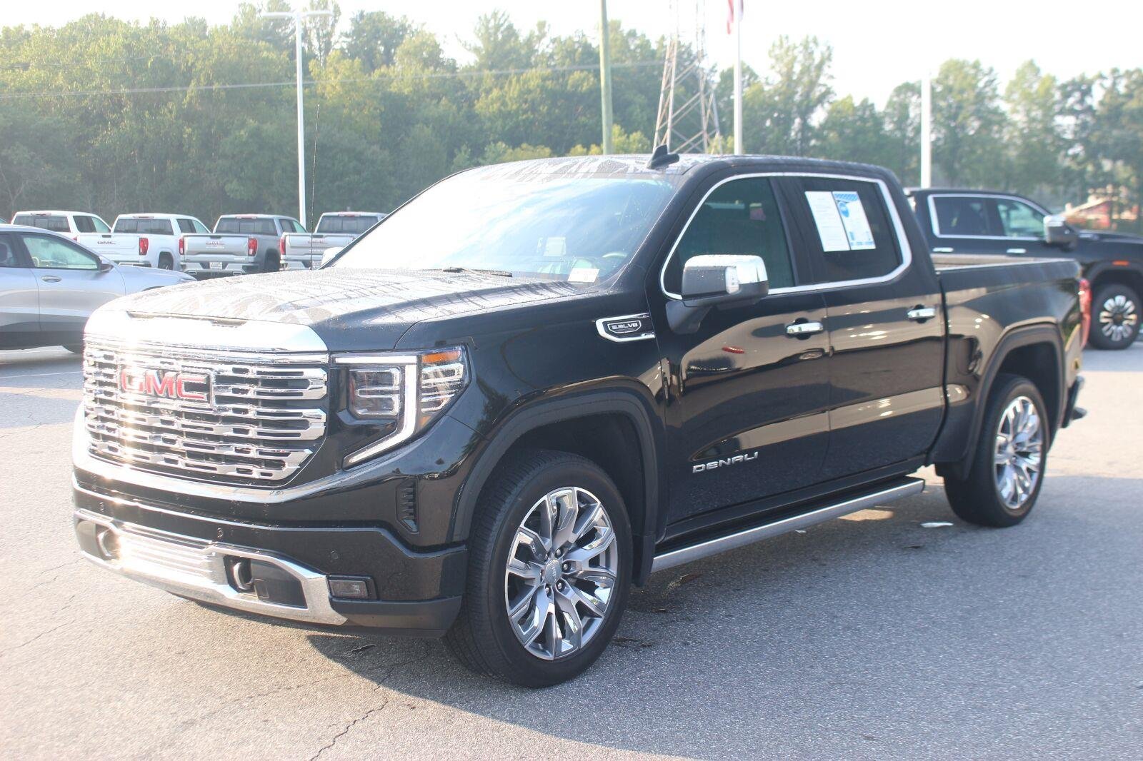 Used 2025 Onyx Black GMC Denali image 3