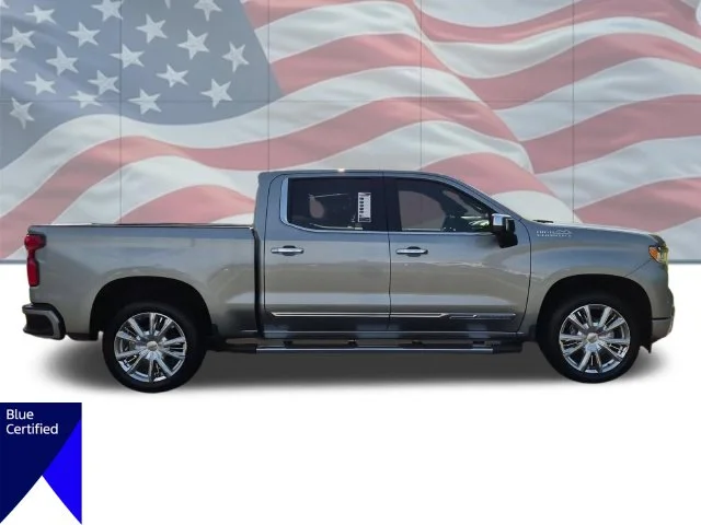 Used 2024 Gray Chevrolet High Country image 3