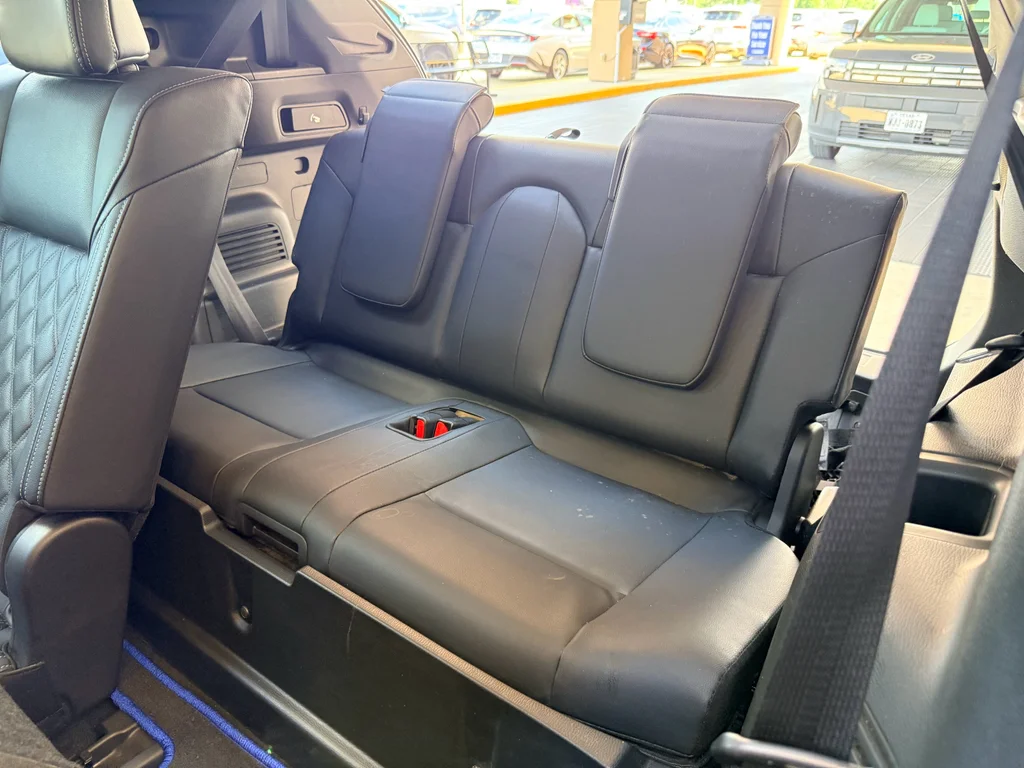 Used 2024 White Diamond Mitsubishi SEL image 26