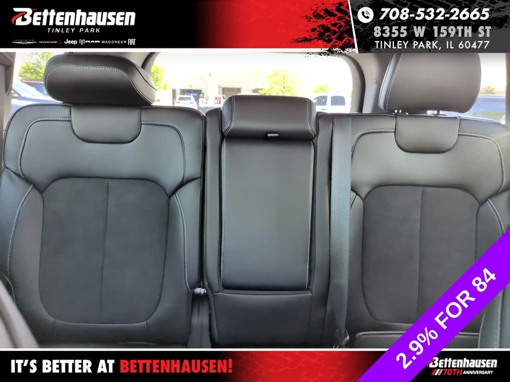 New 2026 Diamond Black Crystal Pearl-Coat Exterior Paint Jeep Altitude image 26