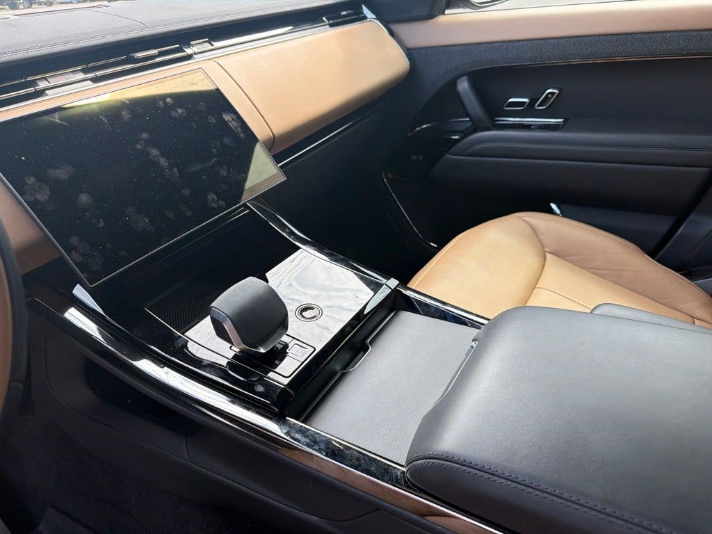 Used 2025 Black Land Rover Dynamic SE image 14