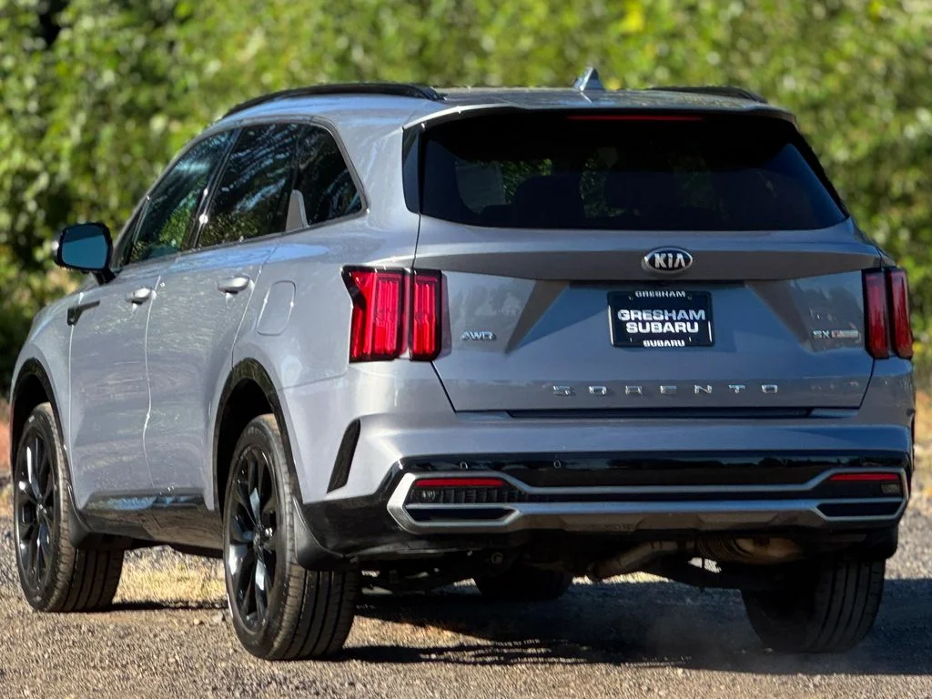 Used 2021 Everlasting Silver Kia SX image 5