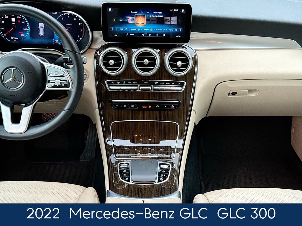 Used 2022  Mercedes-Benz GLC 300 image 28