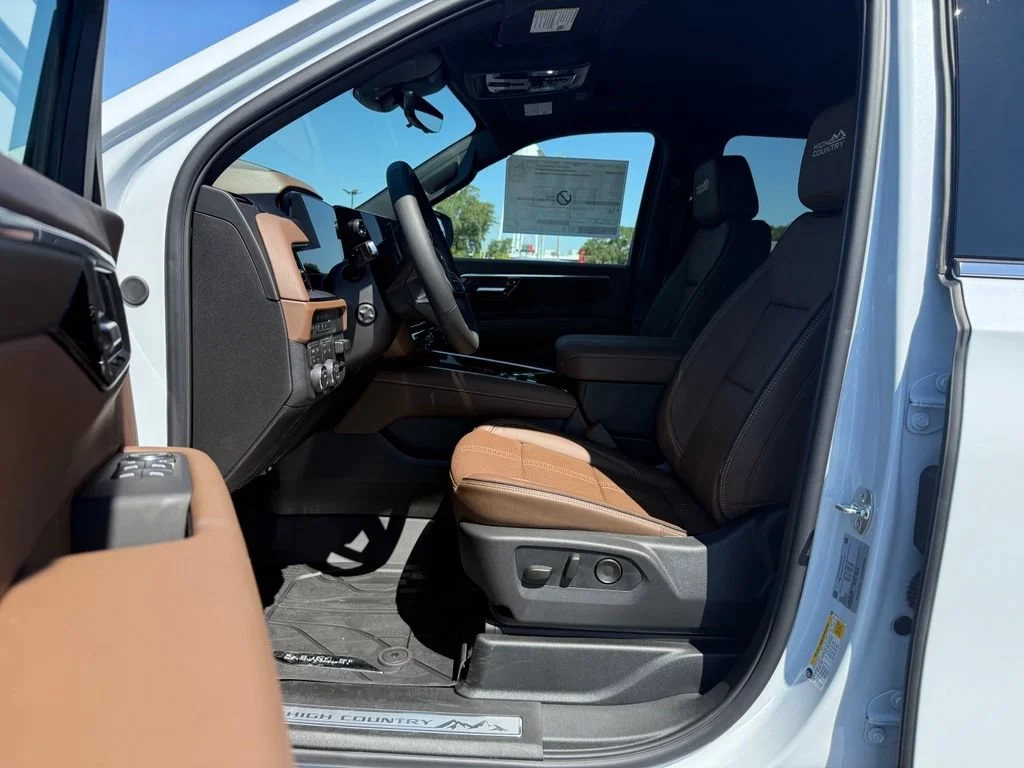 New 2026 Polar White Tricoat Chevrolet High Country image 17