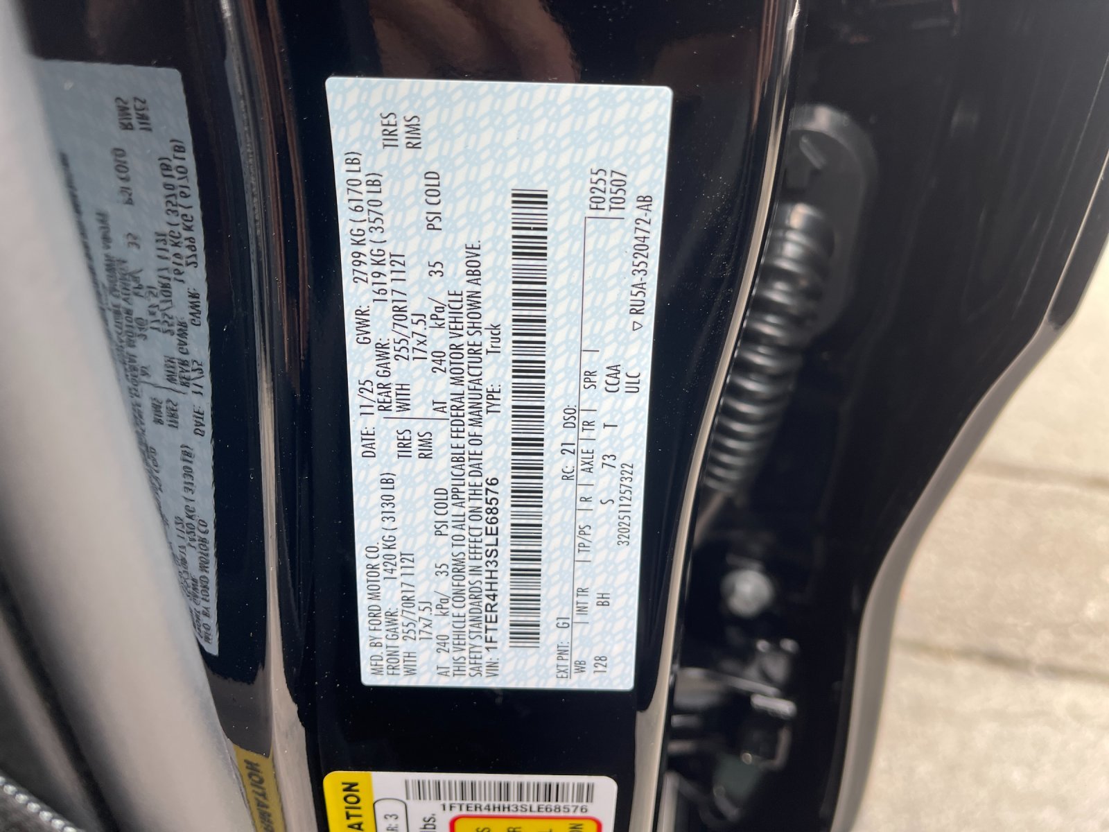 New 2025 Shadow Black Ford XLT image 29