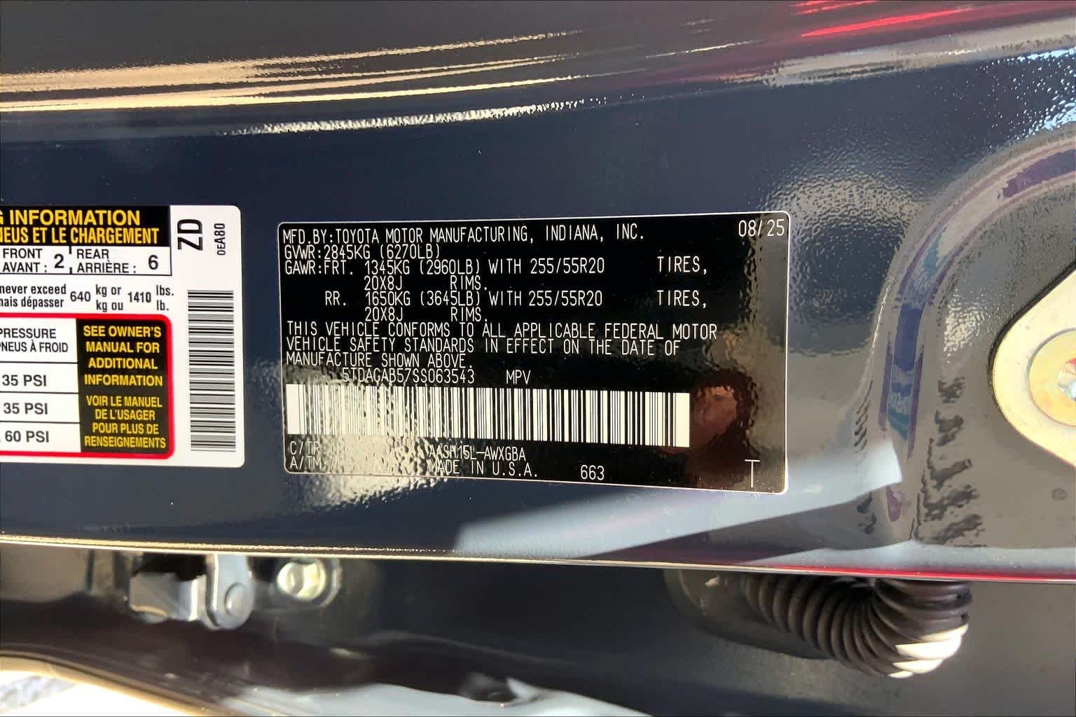 Used 2025 Storm Cloud Toyota Hybrid Limited image 35