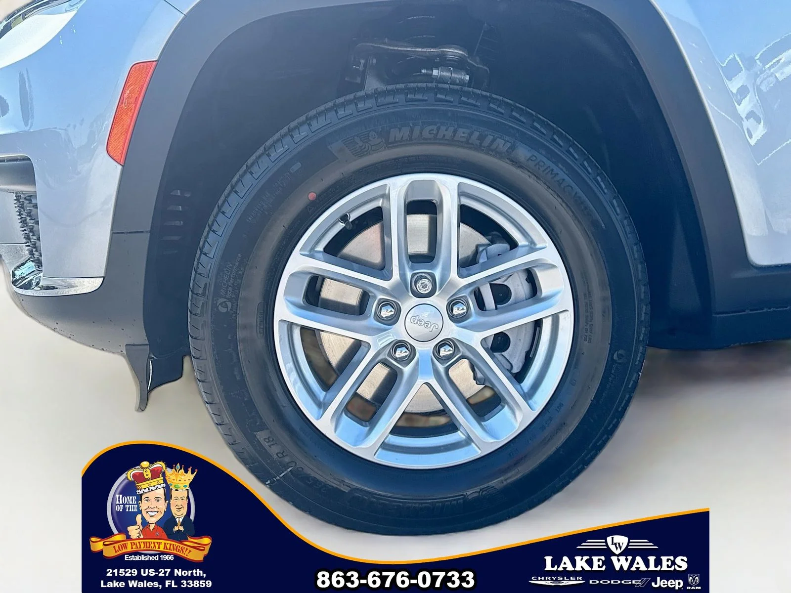 New 2026 Silver Zynith Exterior Paint Jeep Laredo X image 30