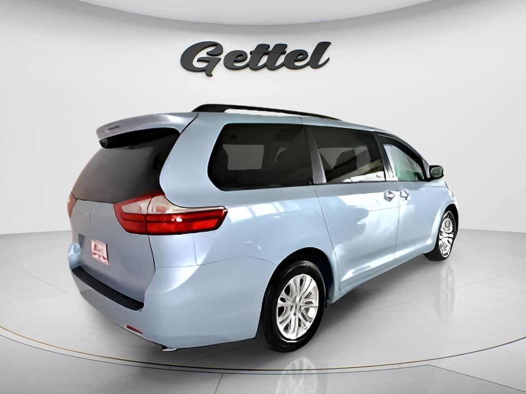 Used 2017 Blue Toyota XLE image 4