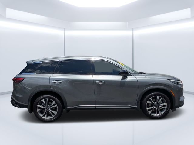 Used 2025 Gray INFINITI LUXE image 2