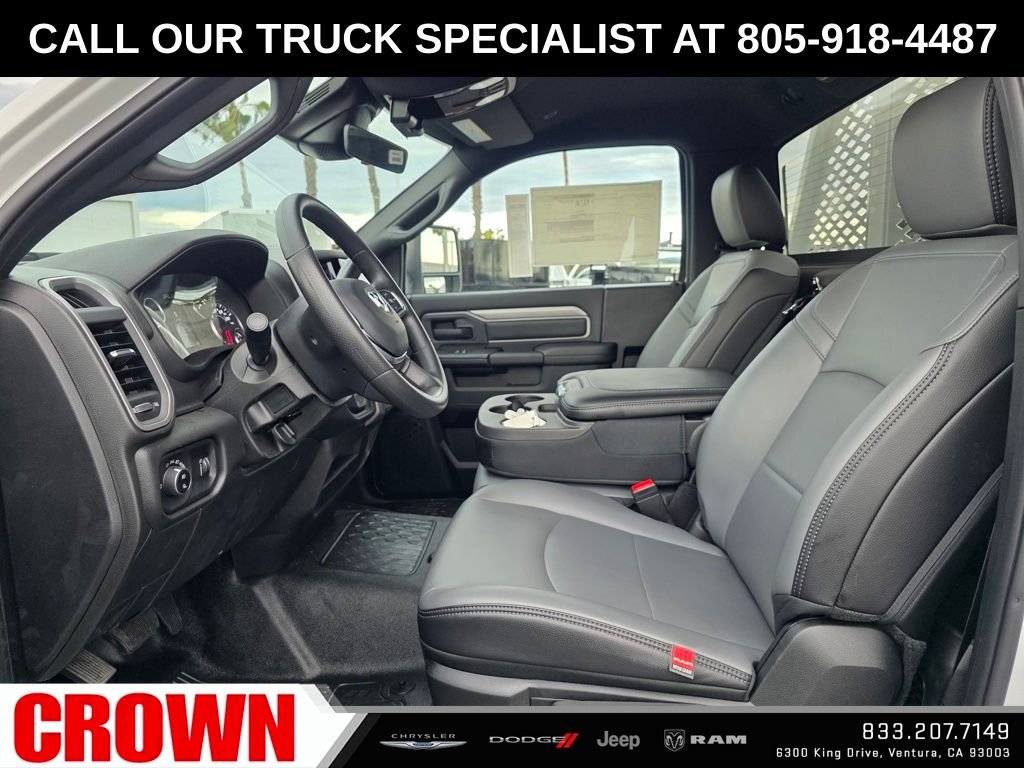 2025 RAM 3500 Chassis Tradesman - Photo 17