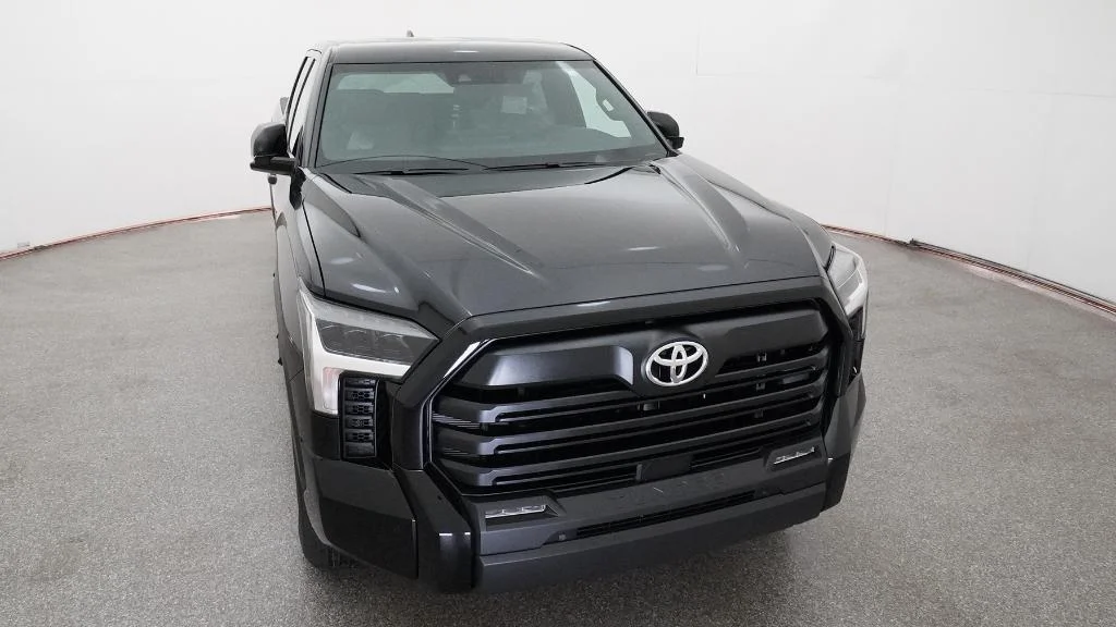 New 2026 Midnight Black Metallic Toyota SR5 image 30