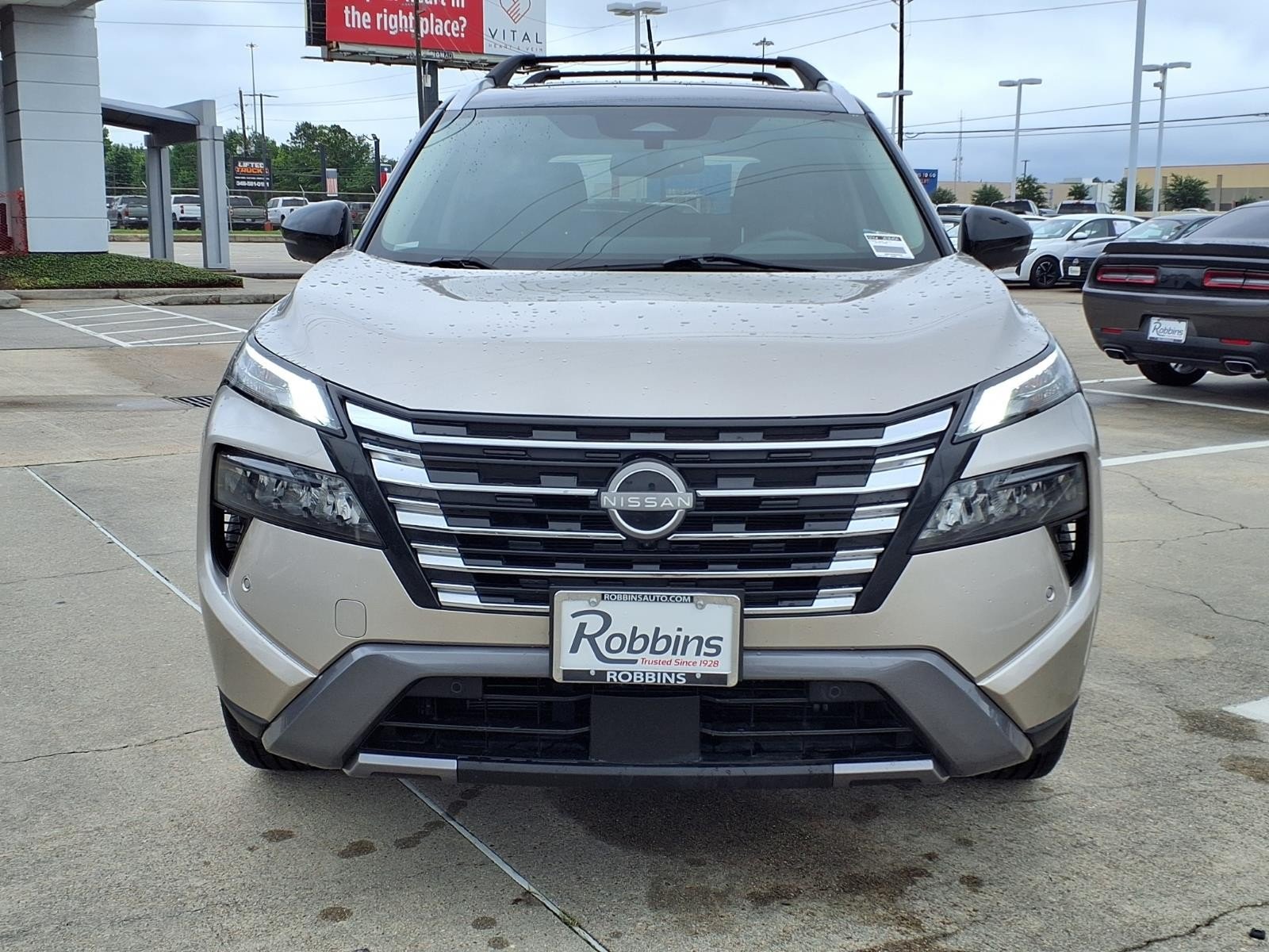 2024 Nissan Rogue SL Silver at Robbins Nissan