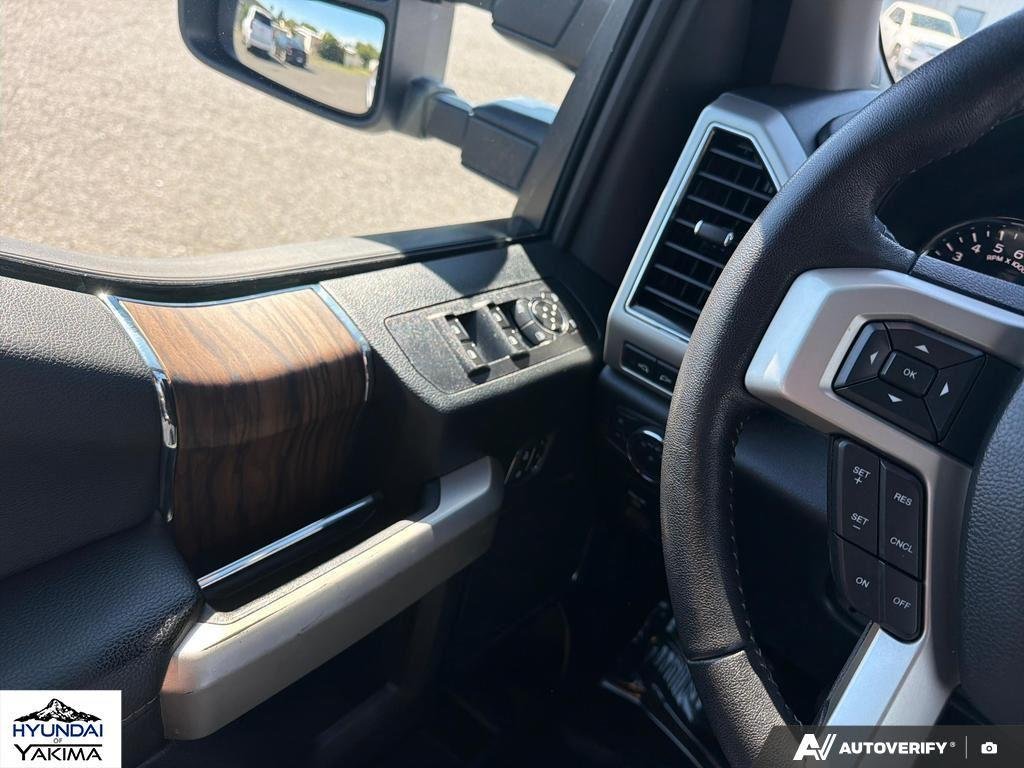 Used 2019  Ford LARIAT image 17
