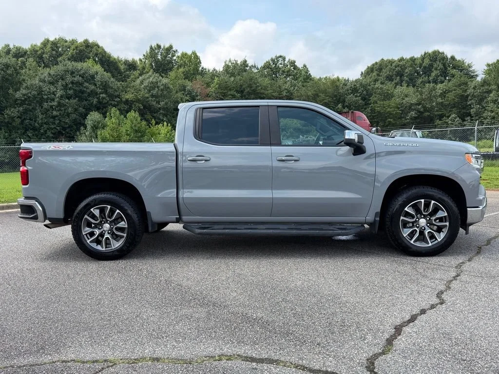 Used 2024 Slate Gray Metallic Chevrolet LT image 30