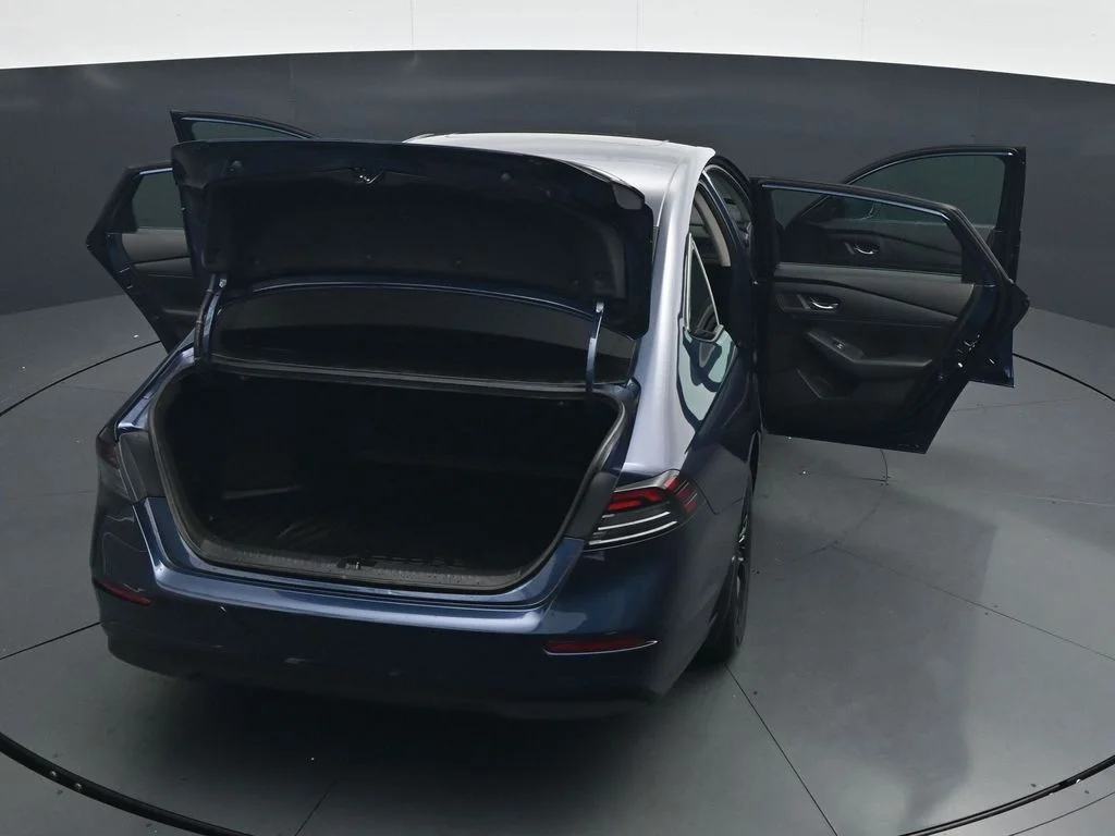 Used 2025  Honda SE image 48