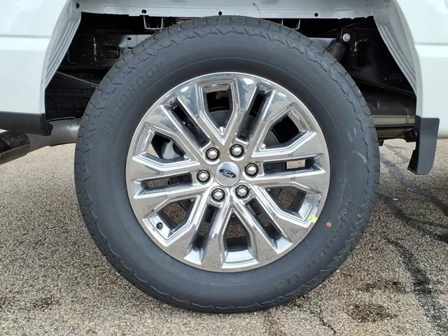 New 2026 Star White Metallic Tri-Coat Ford Lariat image 29