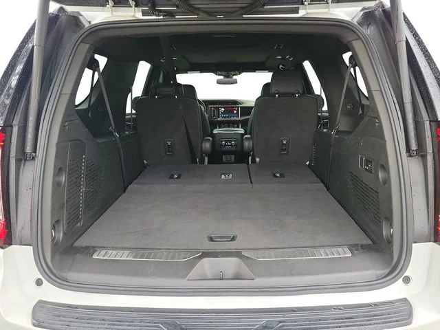 Used 2022 White Frost Tricoat GMC Denali image 6
