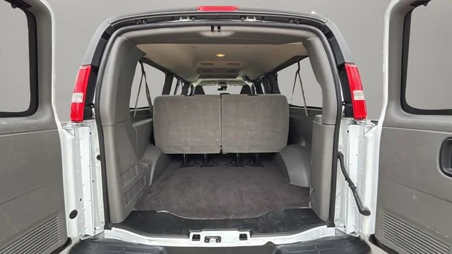 Used 2024 Summit White Chevrolet 1LT image 26