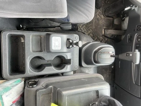 Used 2023 White Isuzu  image 25