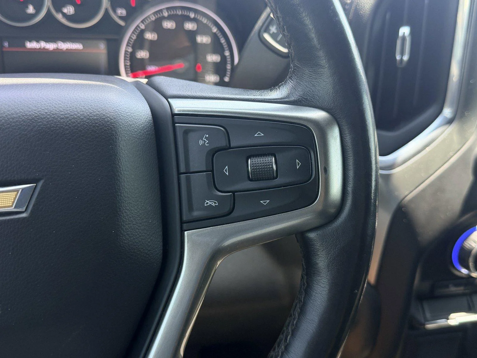 Used 2021 BLACK Chevrolet LT image 22