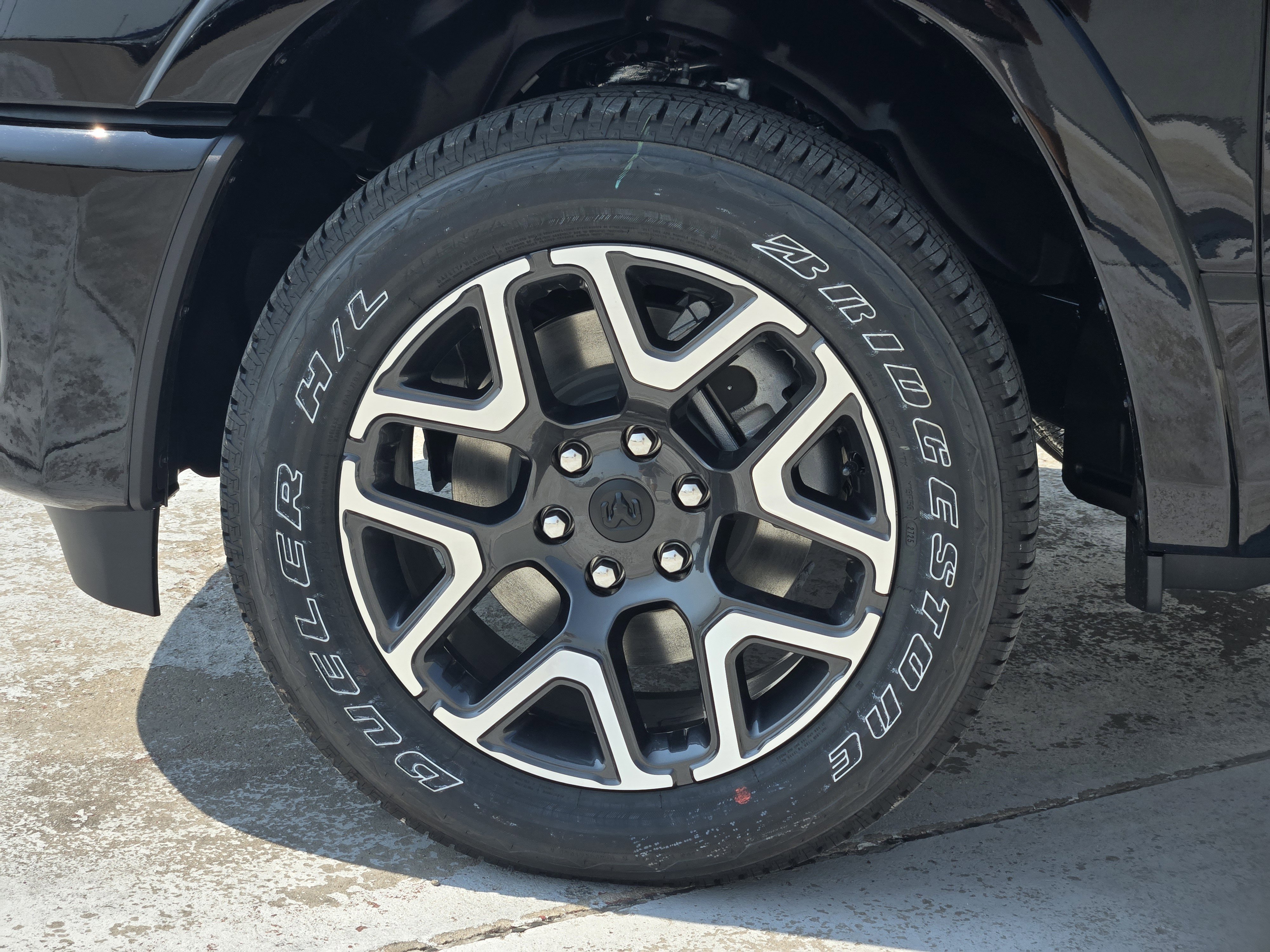 New 2026 Diamond Black Crystal Pearl-Coat Exterior Paint RAM Laramie image 10